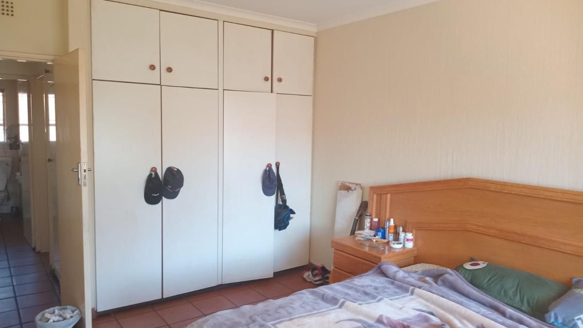 Photo 2 of 12