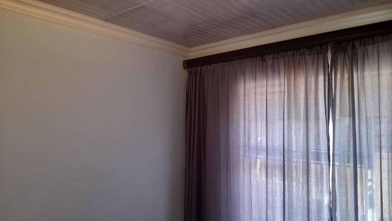 Photo 11 of 17