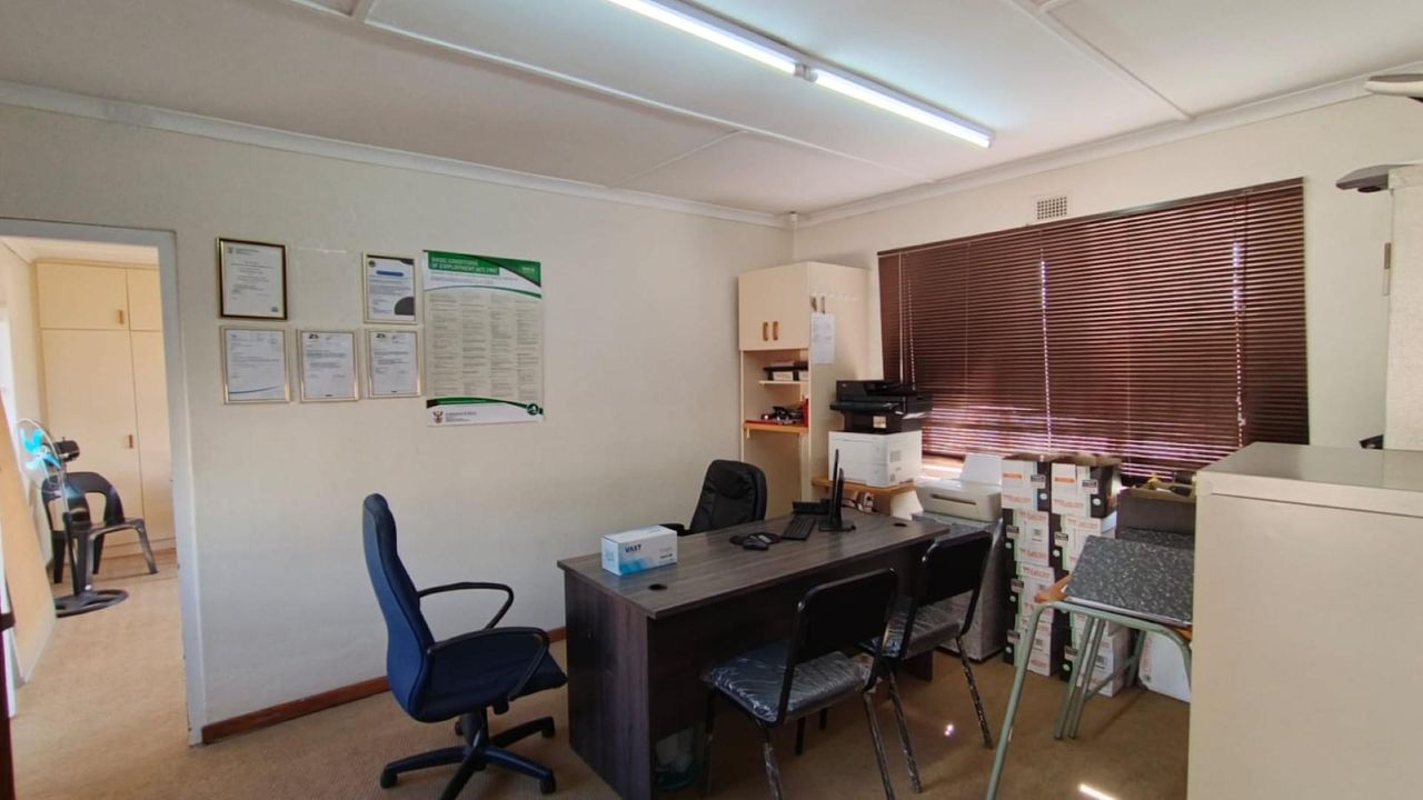 Photo of 5 Bedroom house for sale in Montclair, Durban