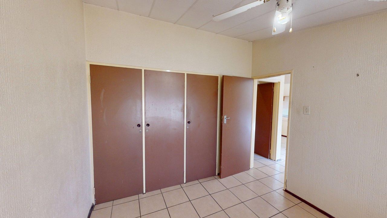 Photo 16 of 20