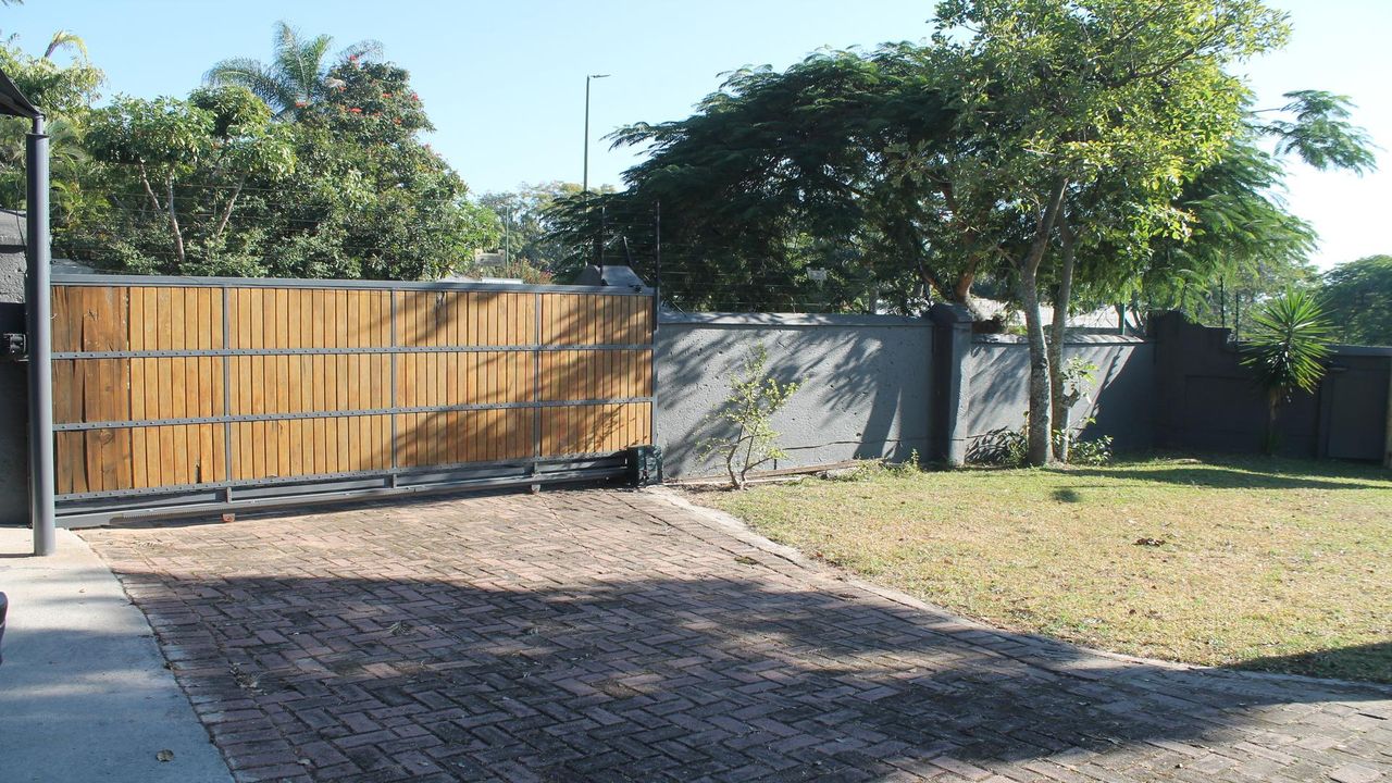 Photo 6 of 34