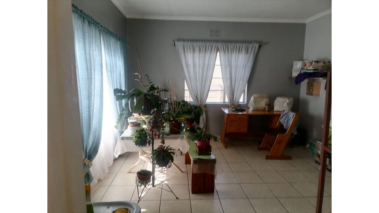 Photo 25 of 31