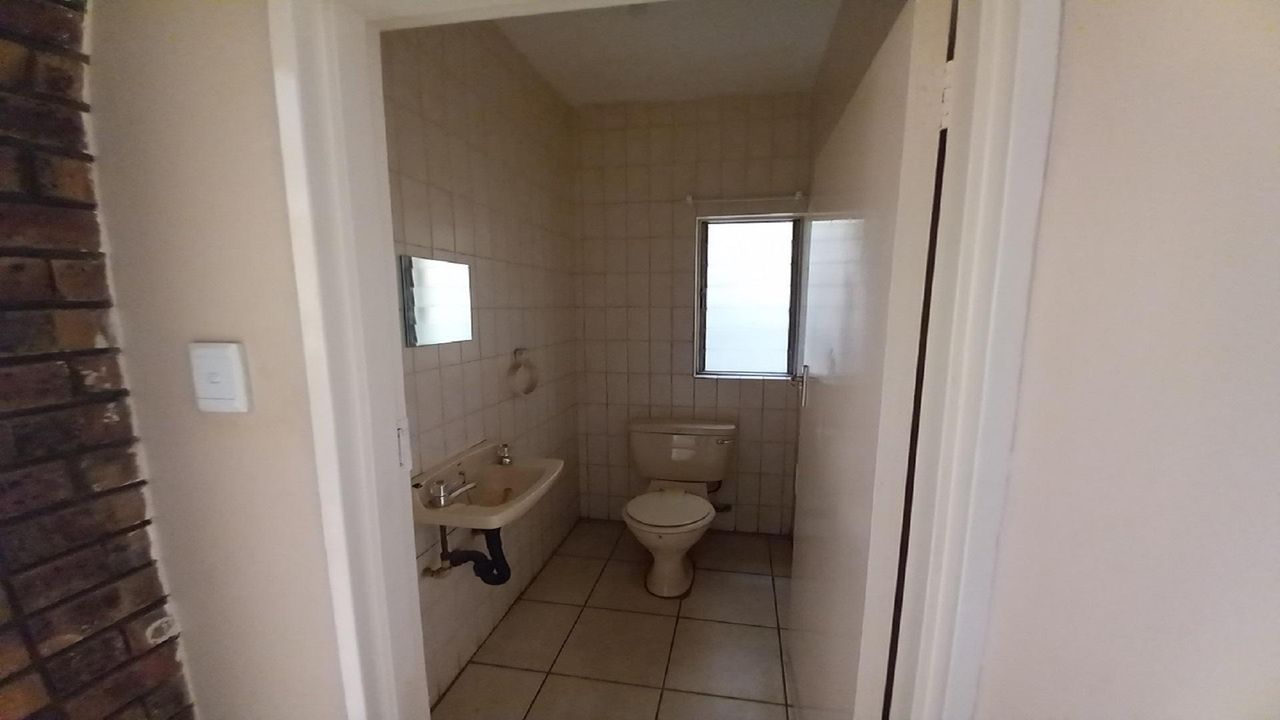 Photo 9 of 23