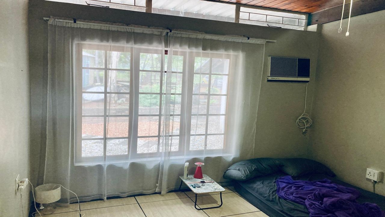 Photo 18 of 30
