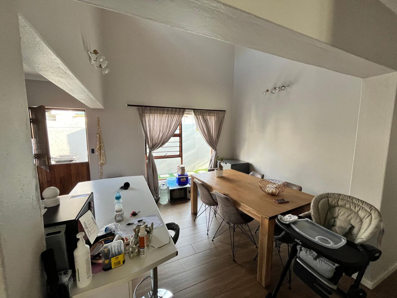 Photo 6 of 16