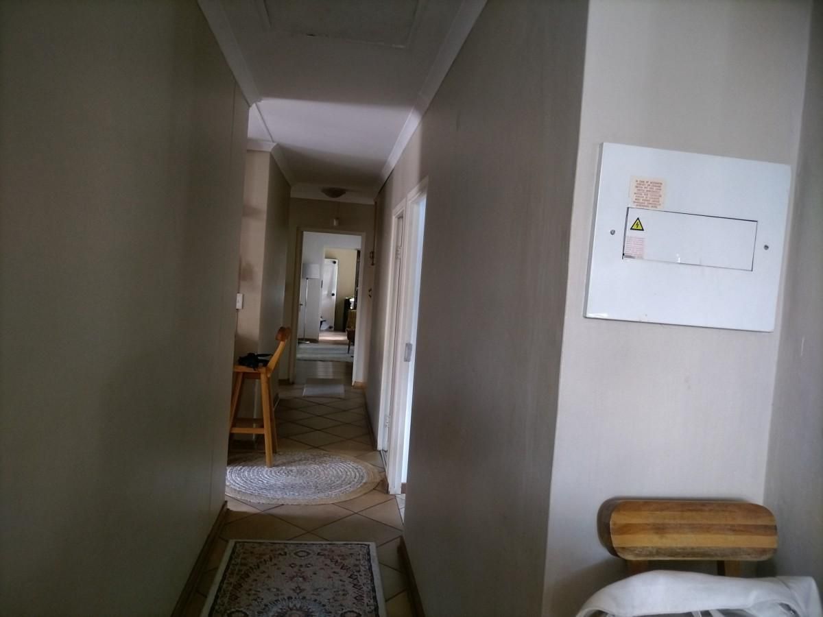 Photo 13 of 28