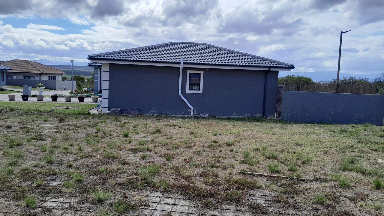 Photo 3 of 16