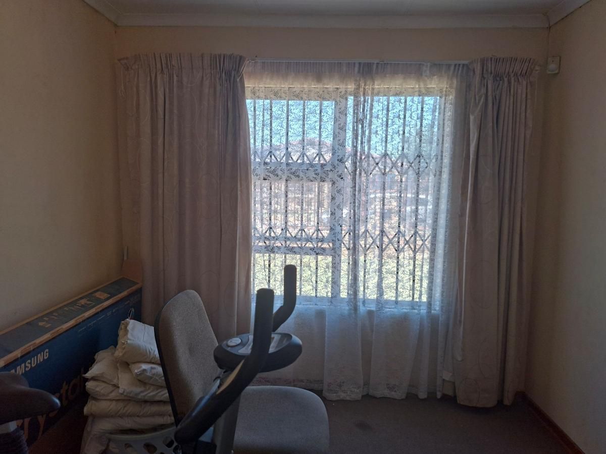 Photo 18 of 22