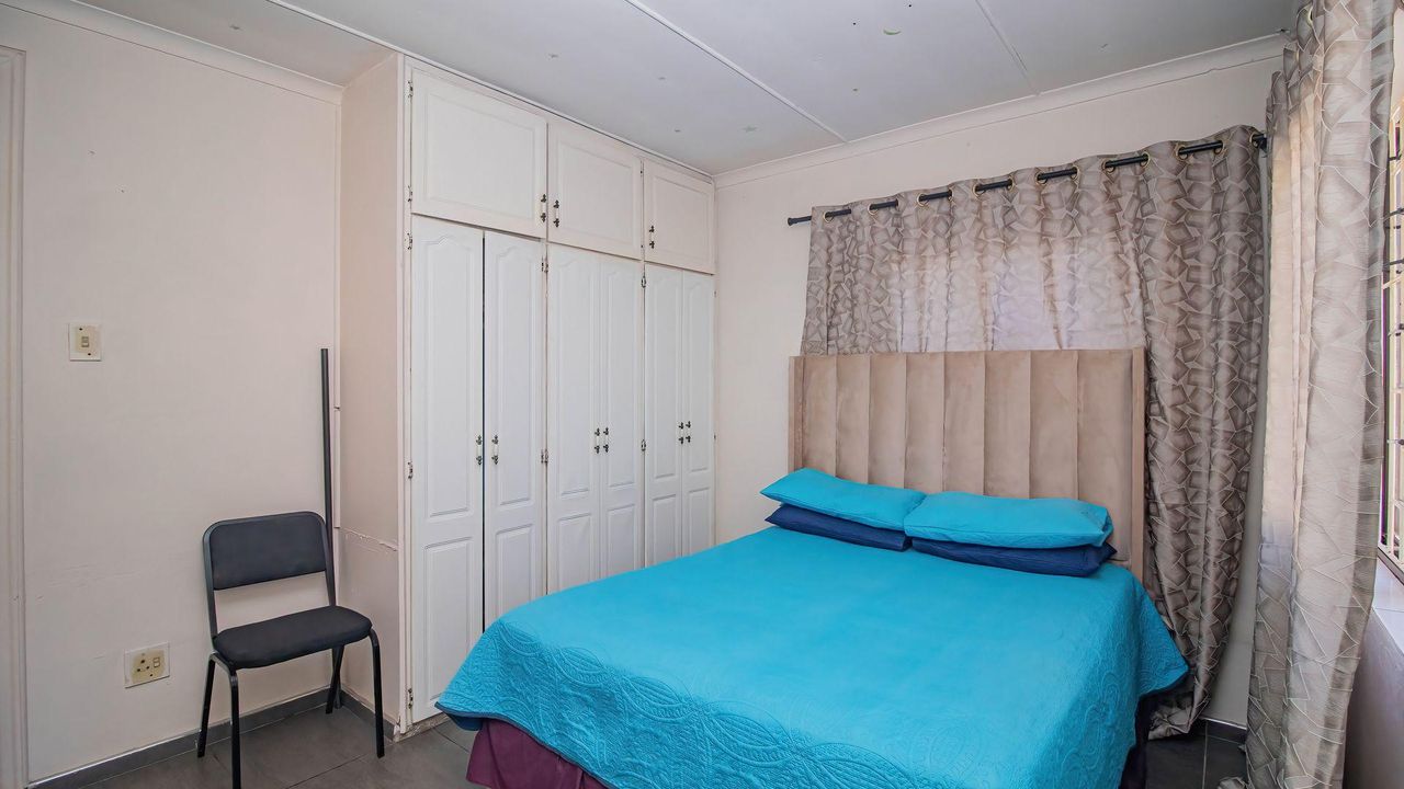 Photo 15 of 25