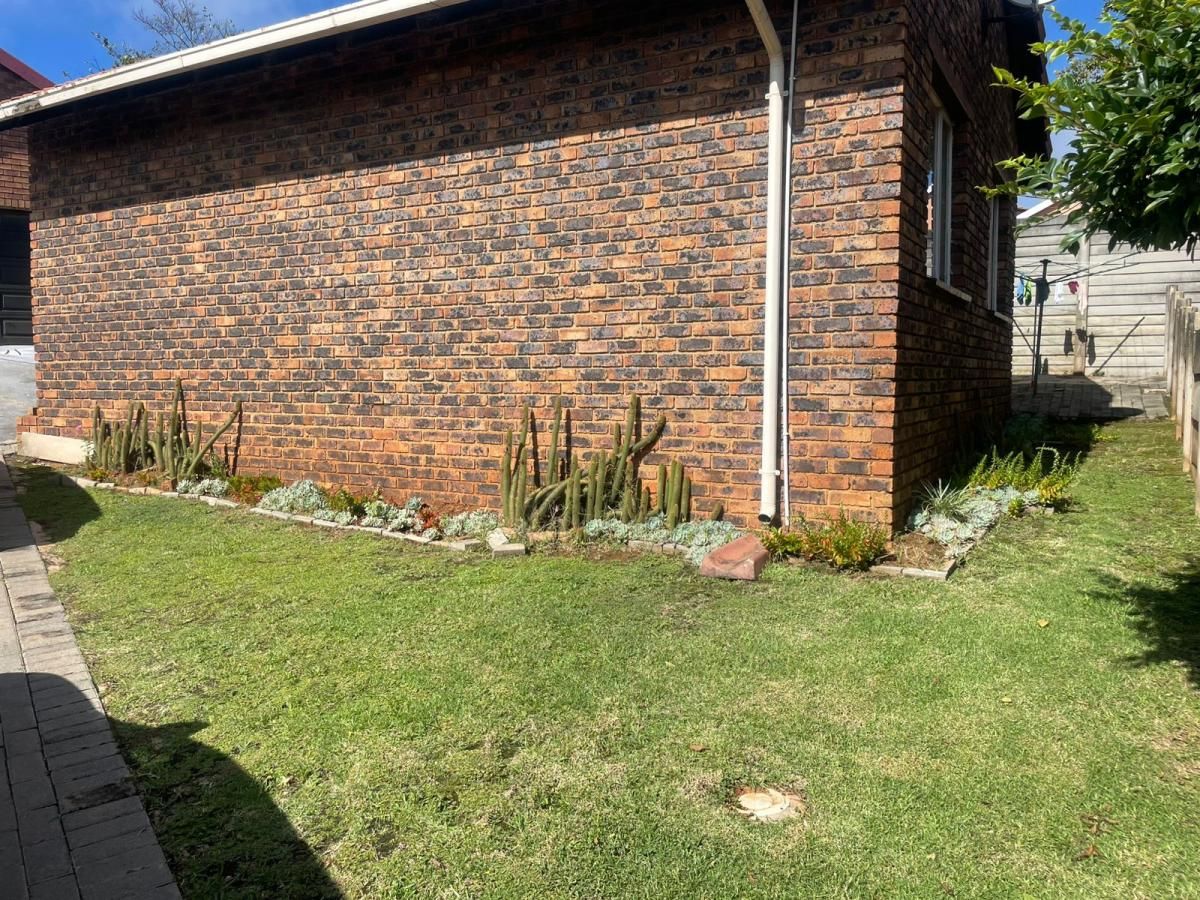 Photo 5 of 14
