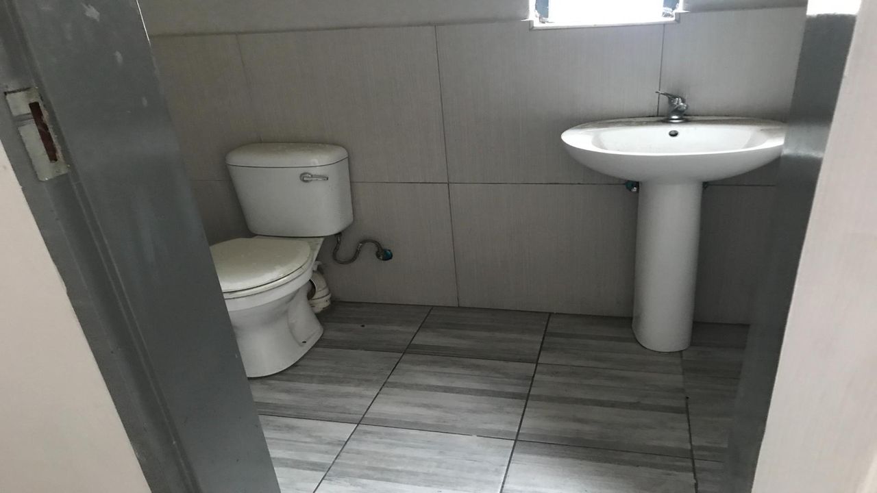 Photo 16 of 18