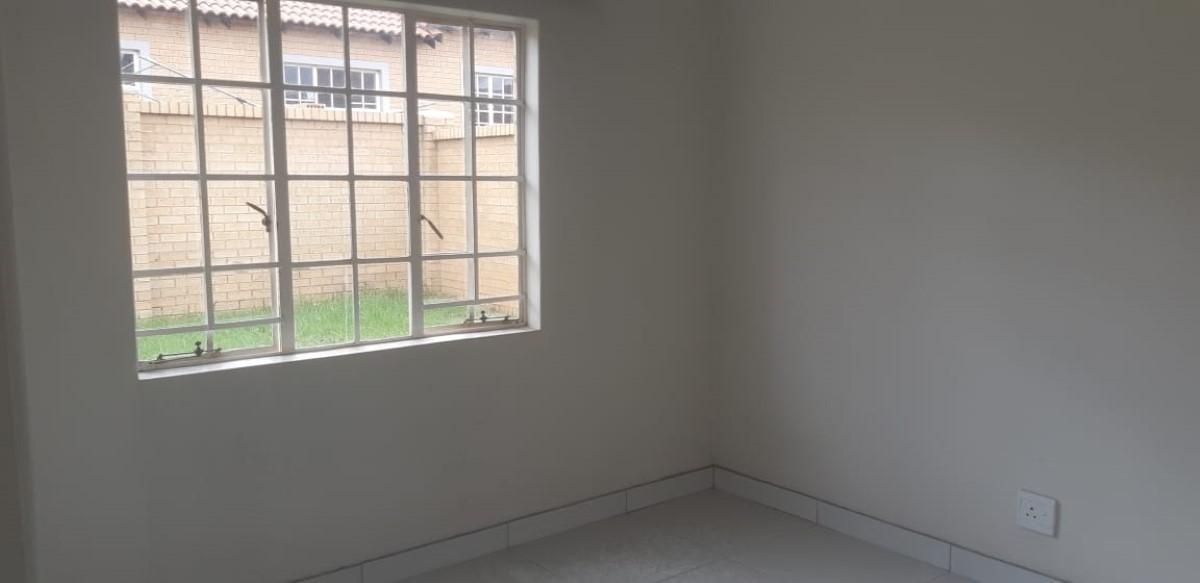 Photo 2 of 25