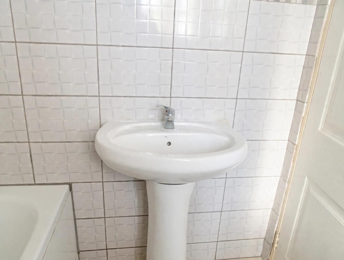Photo 22 of 28