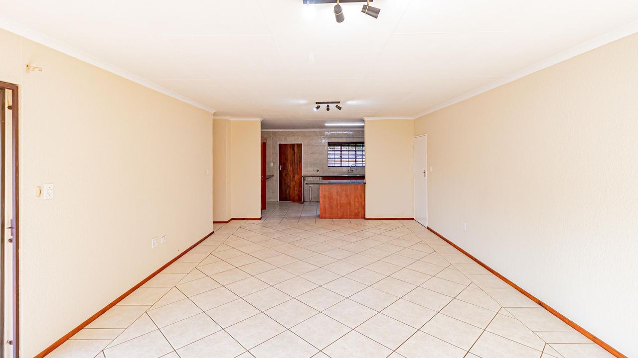 Photo 10 of 32