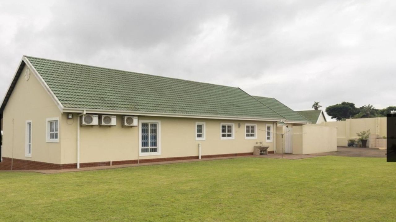 Photo 15 of 20