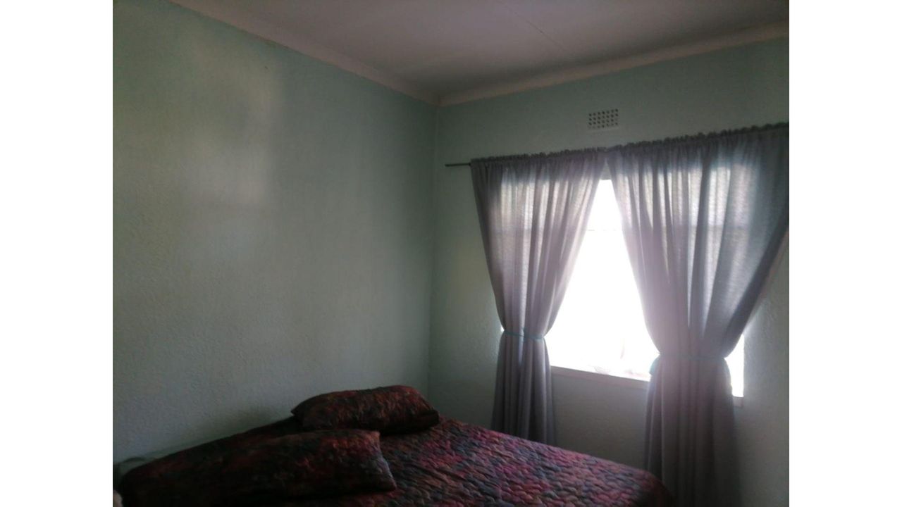 Photo 27 of 31