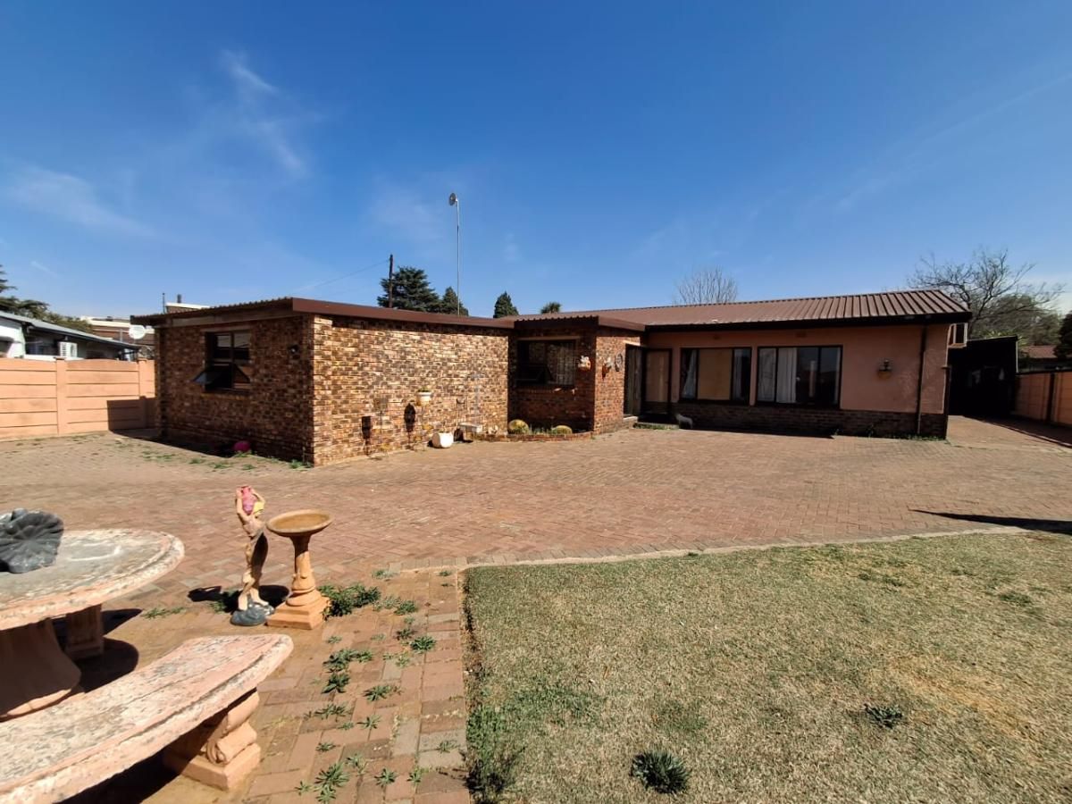 Photo of 4 Bedroom house for sale in Meyerton Park