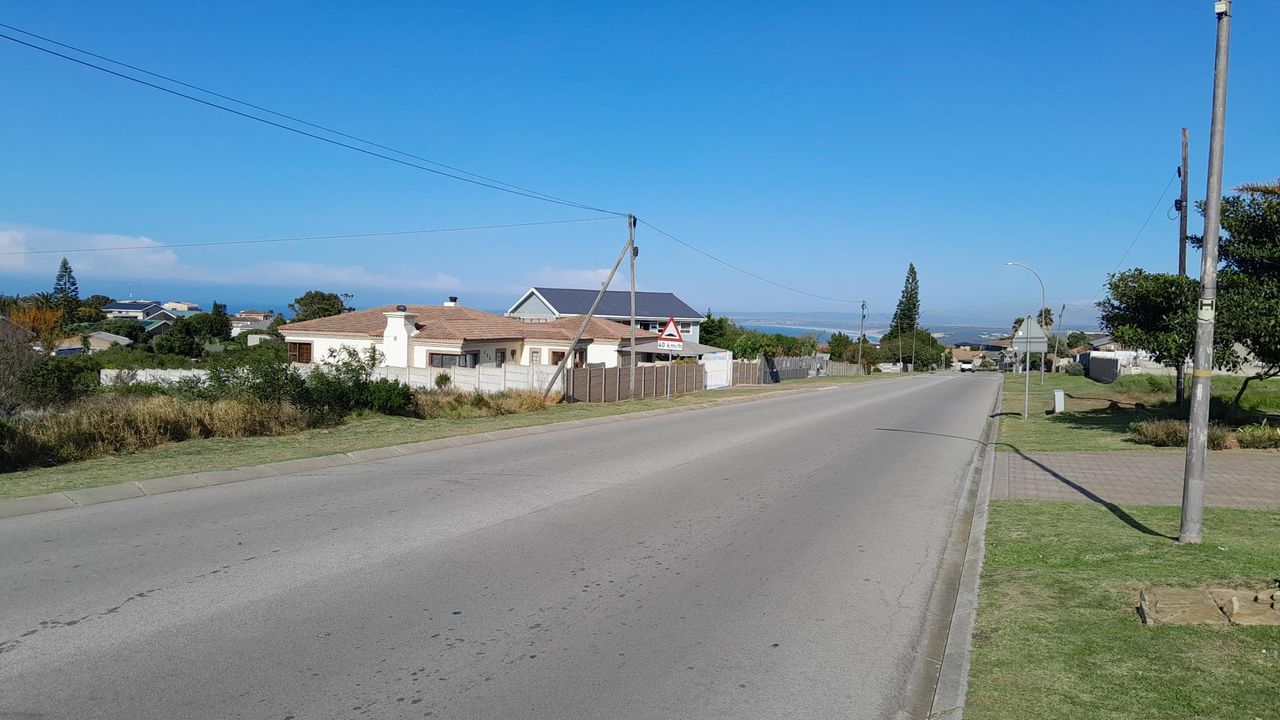 Photo 9 of 16