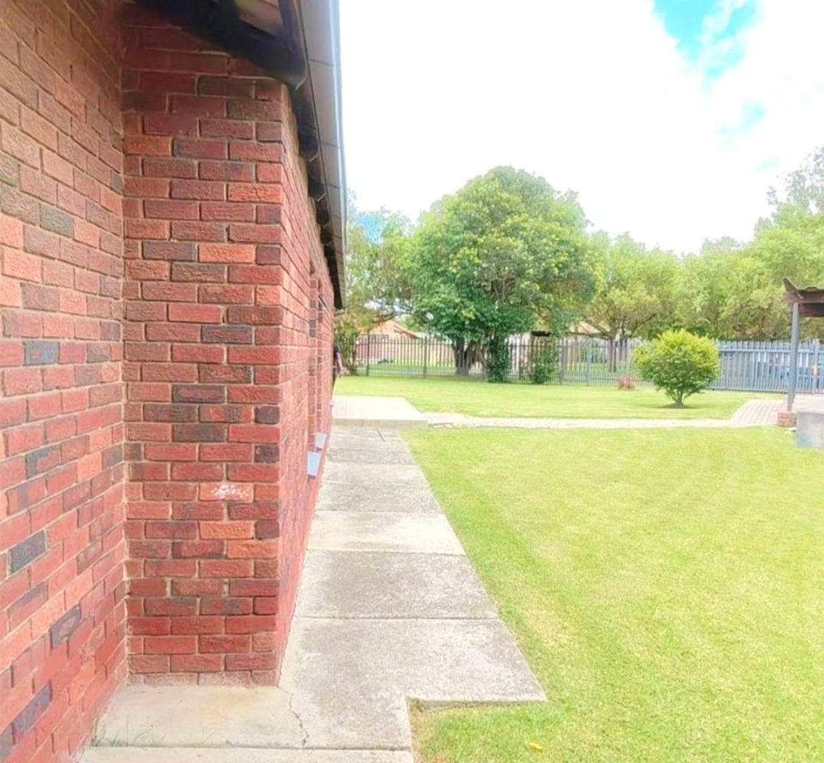 Photo 15 of 17