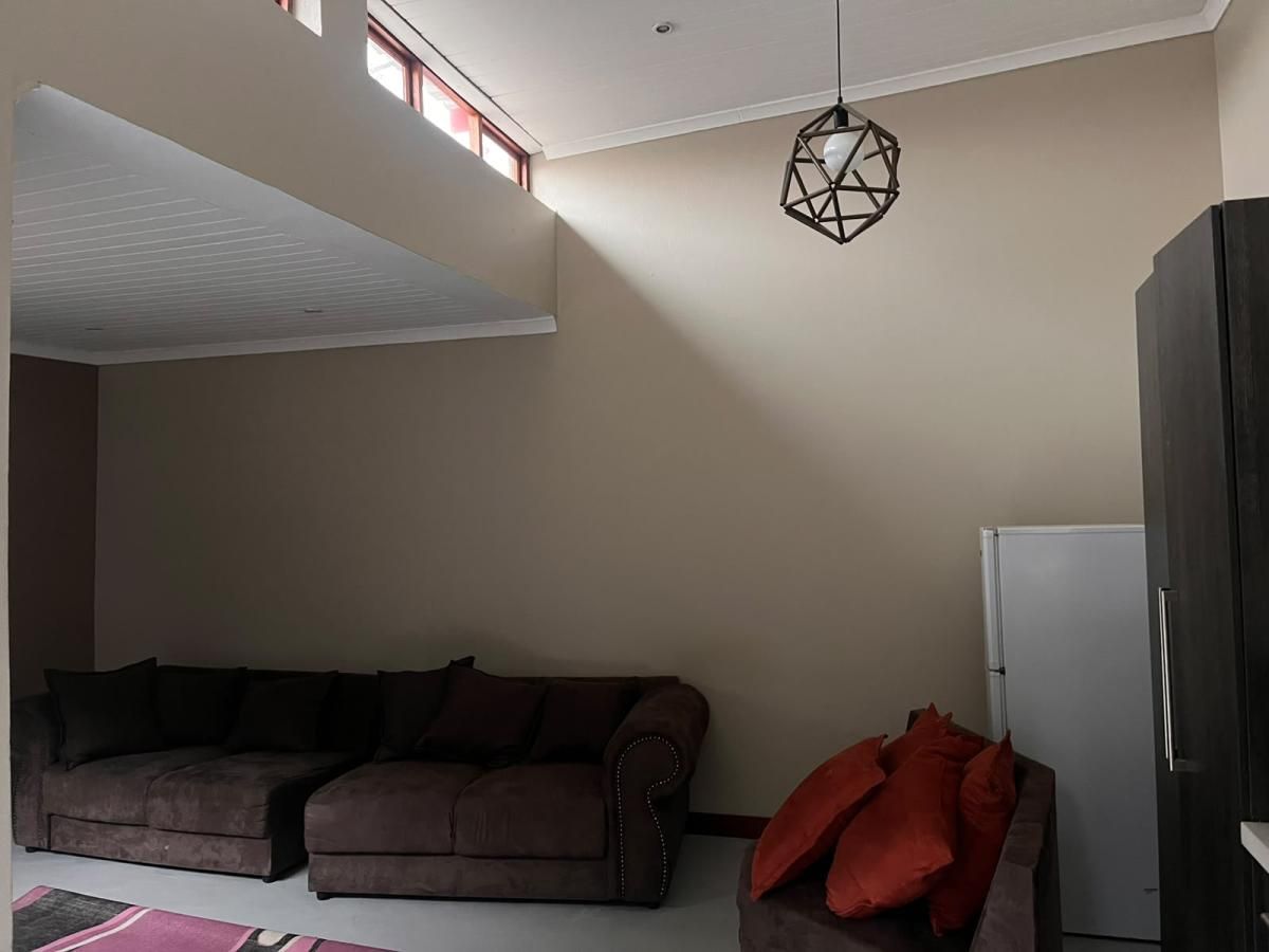 Photo 4 of 5
