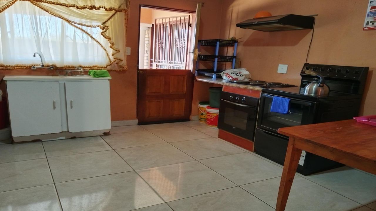 Photo 16 of 42