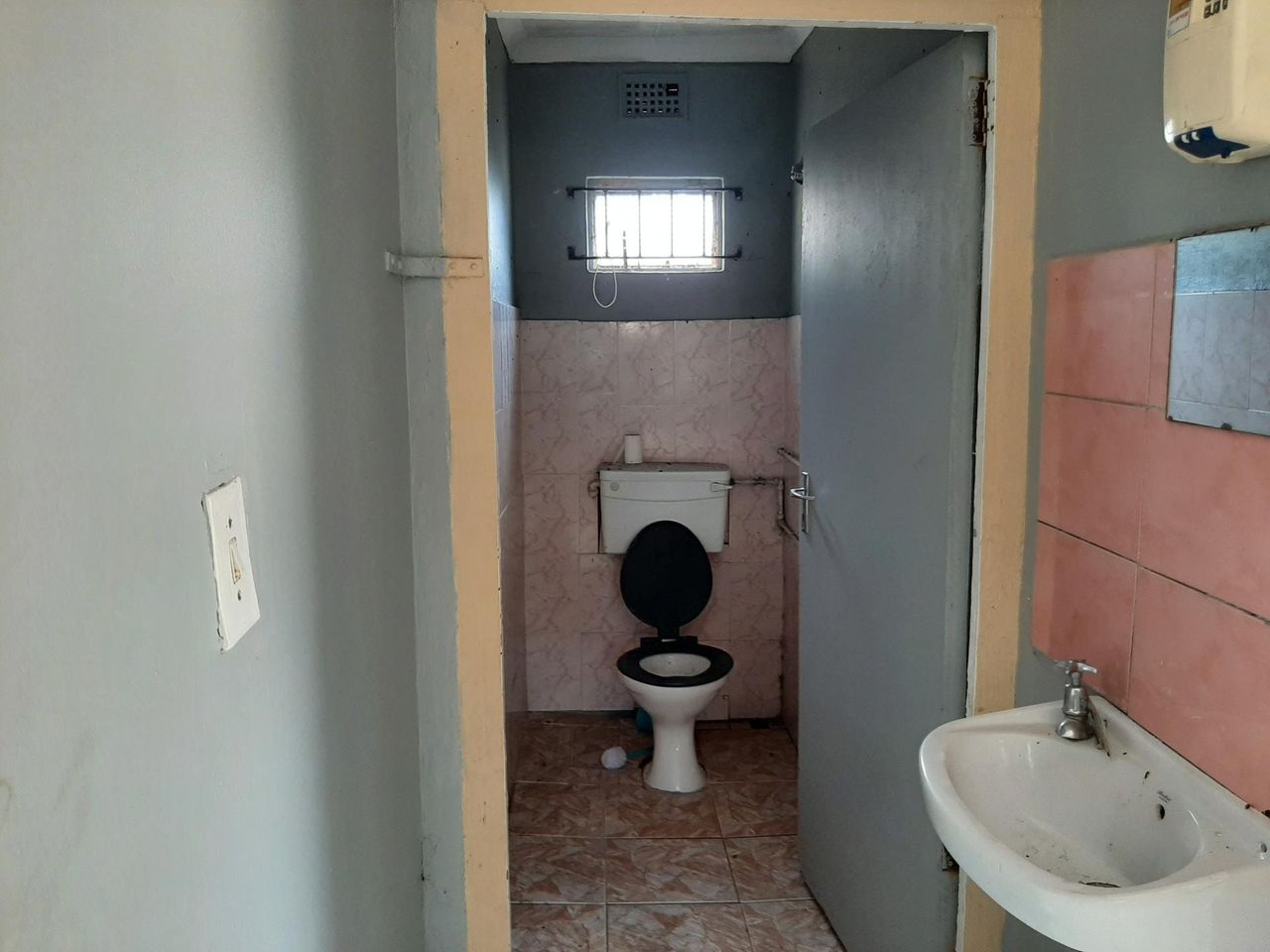 Photo 12 of 20