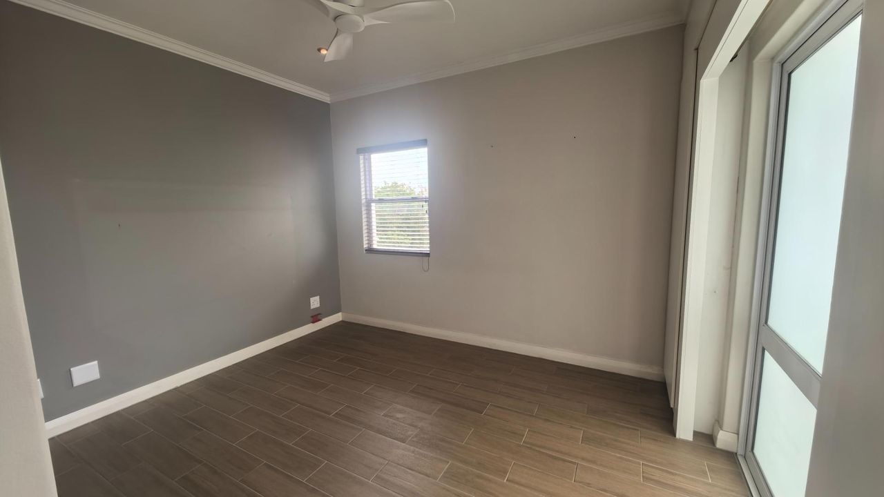 Photo 13 of 23