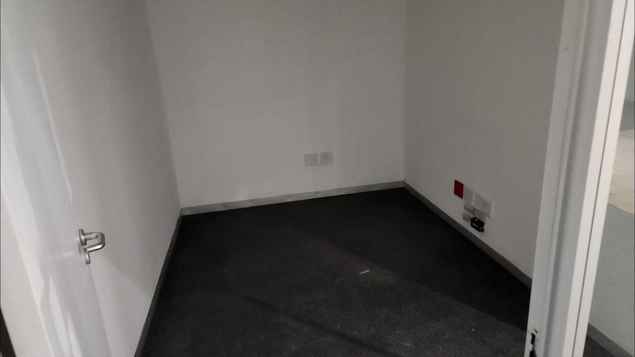 Photo 8 of 18