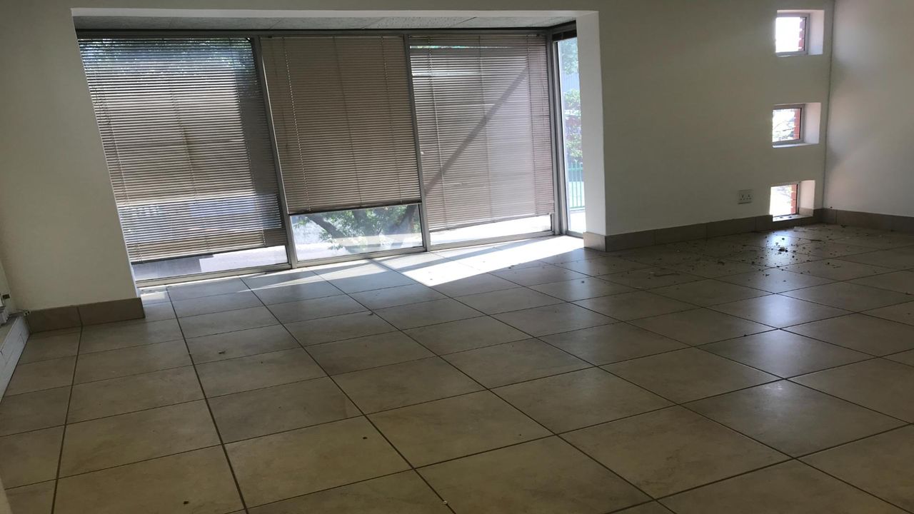 Photo 10 of 24