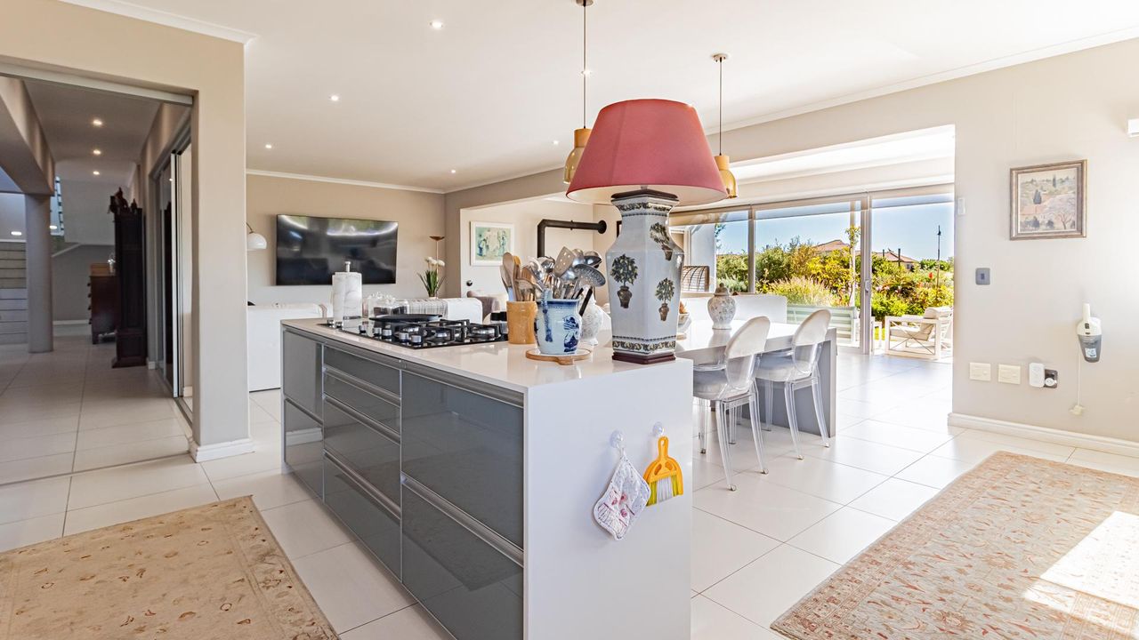 Photo of 4 Bedroom house for sale in Langebaan Country Estate