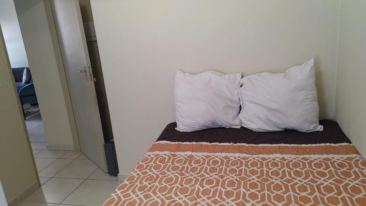 Photo 10 of 25