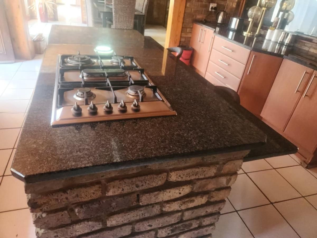Photo 10 of 22