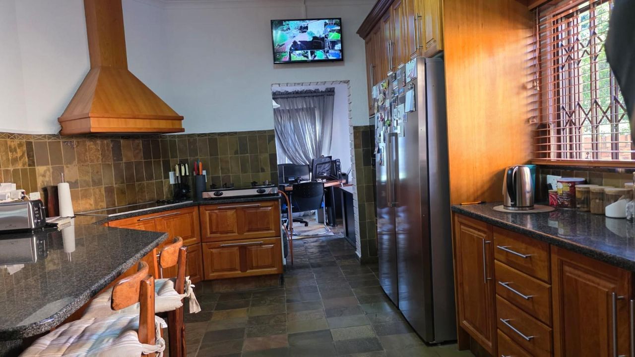 Photo of 4 Bedroom house for sale in Secunda