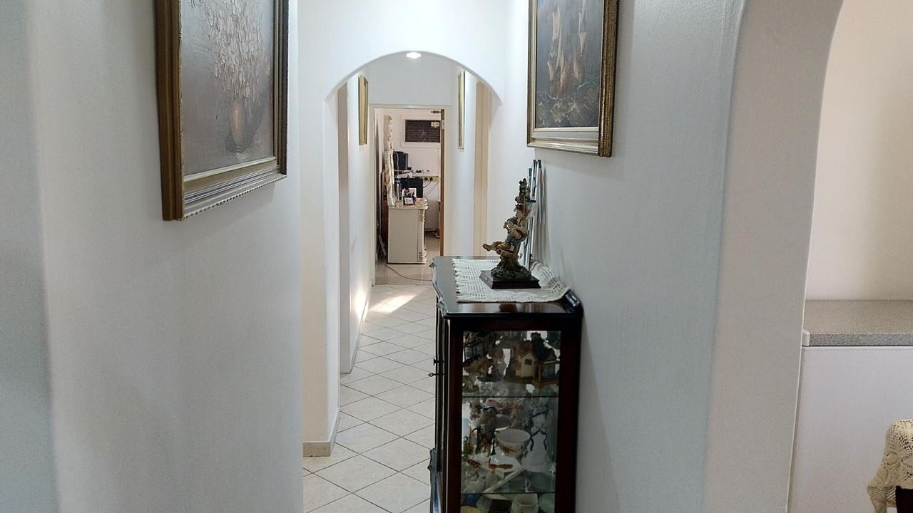 Photo 10 of 12