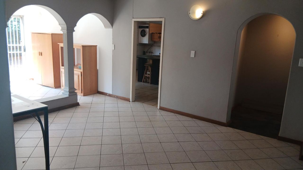 Photo 7 of 24