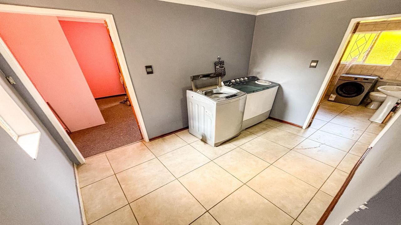 Photo 14 of 46