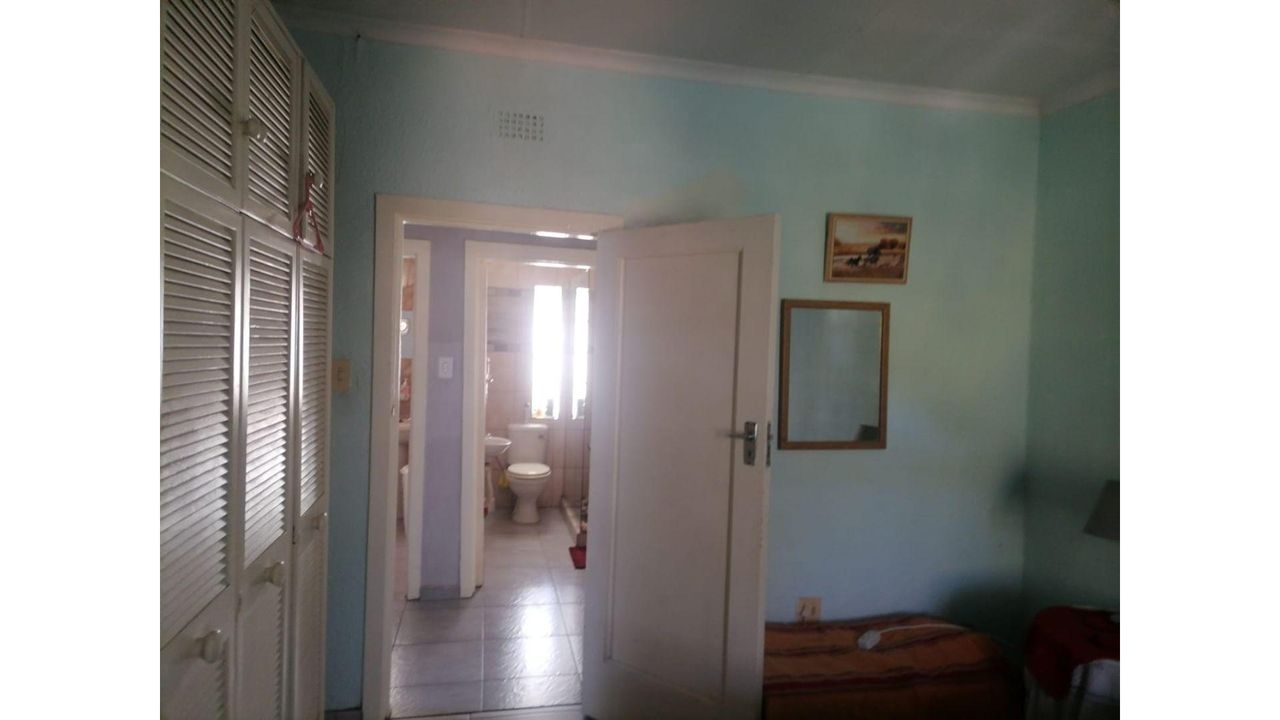 Photo 26 of 31