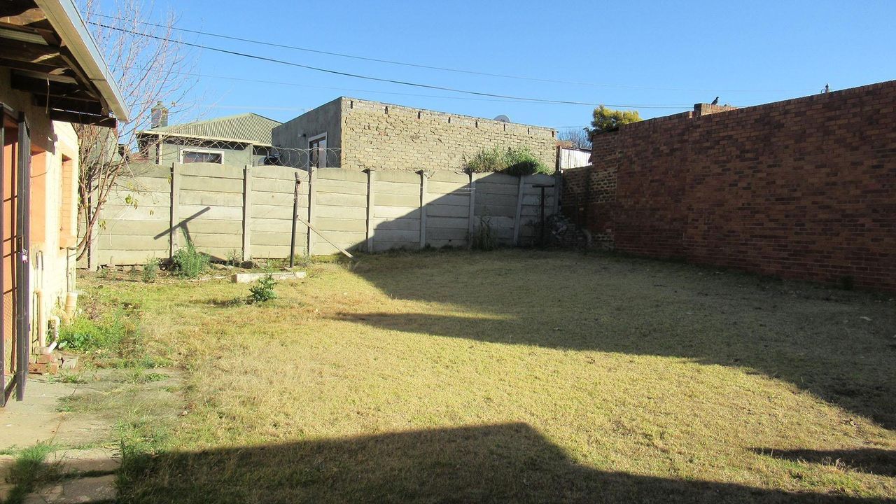 Photo 14 of 15
