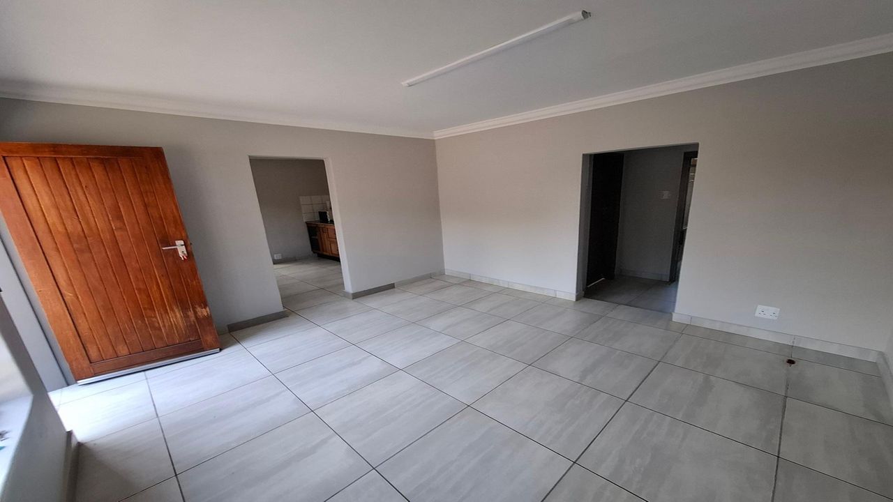 Photo 3 of 20