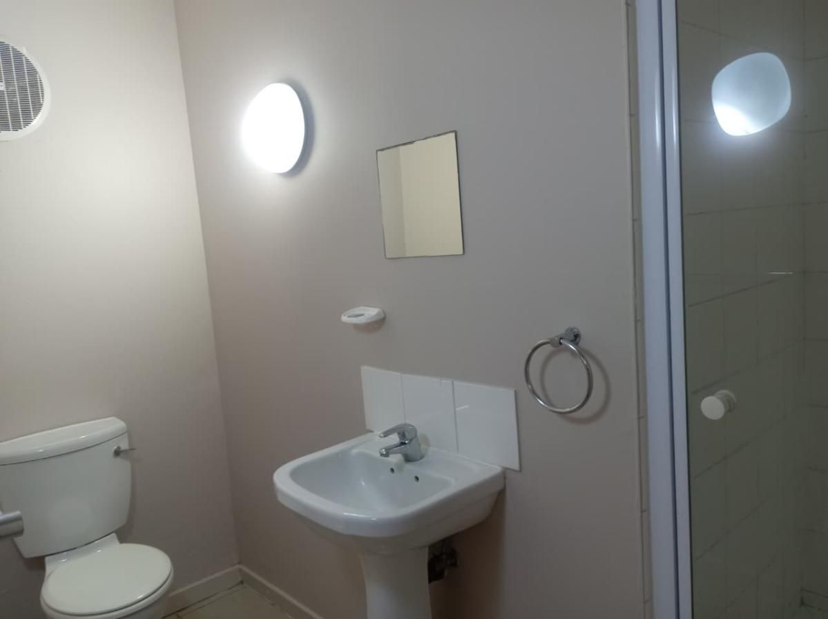 Photo 18 of 28