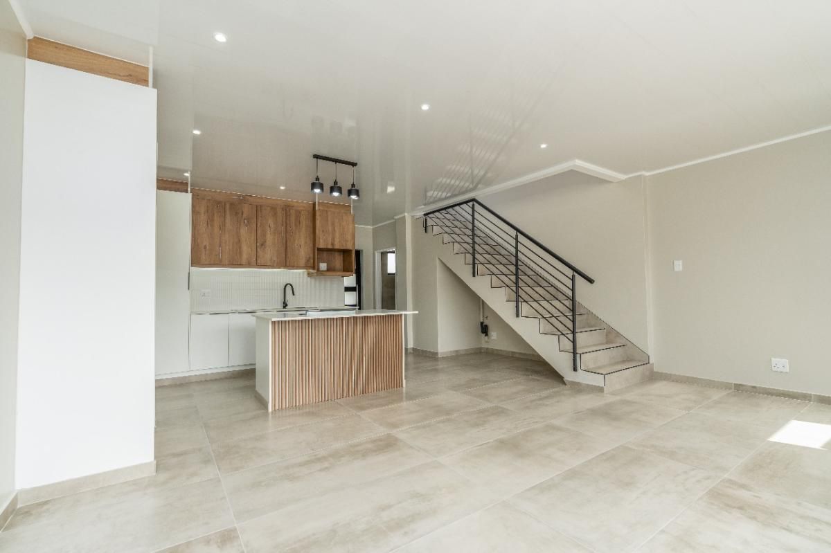 Duplex Townhouse - sectional to rent in Secunda