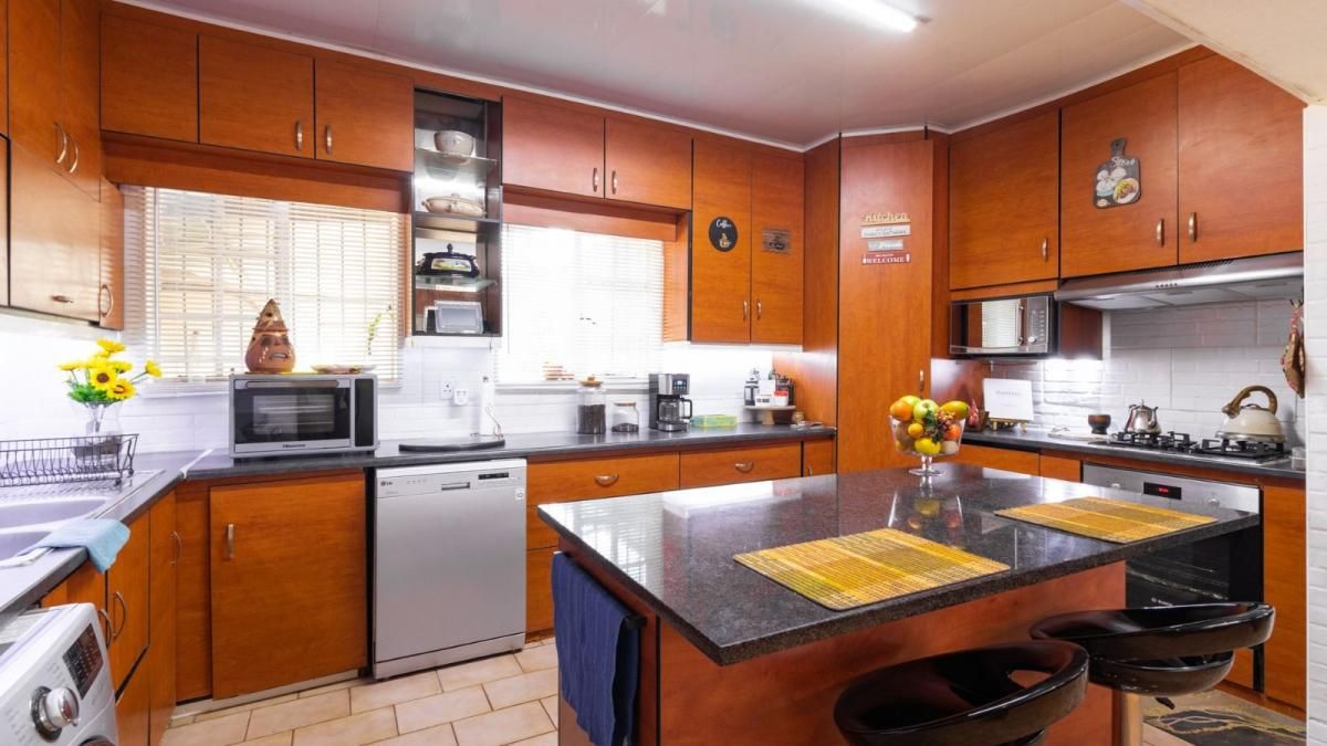 5 Bedroom house for sale in Van Riebeeck Park, Kempton Park