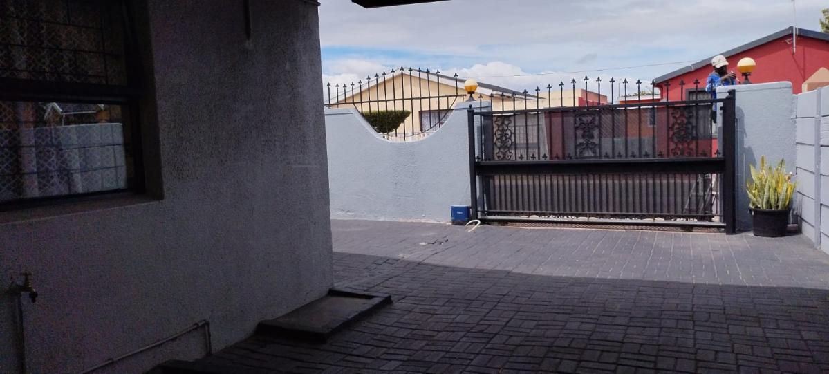 Photo 15 of 17
