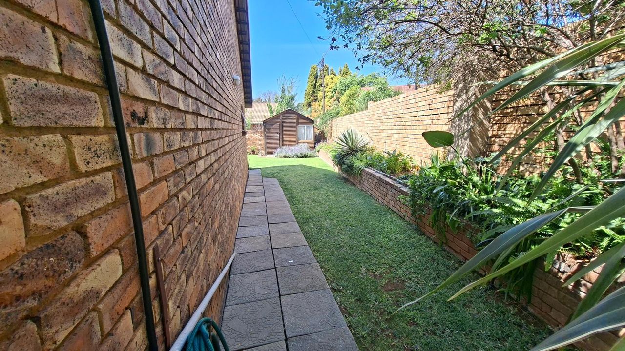 Photo 29 of 31