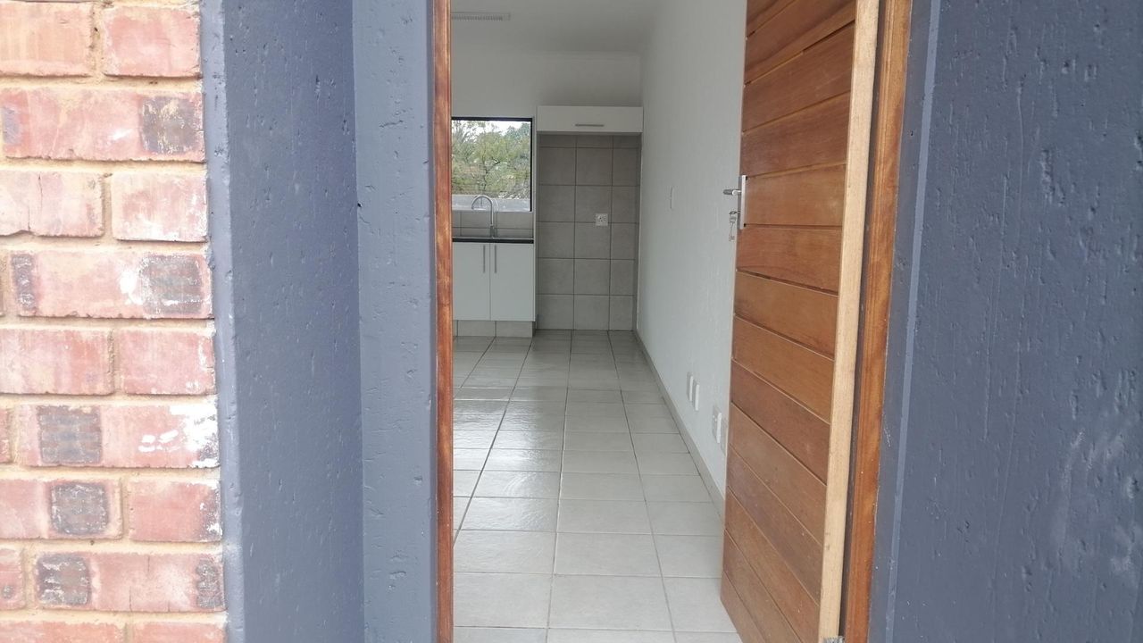 Photo 22 of 24