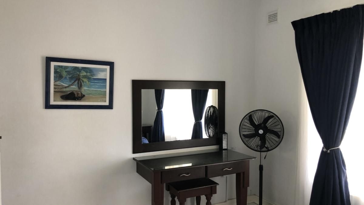 Photo 12 of 31