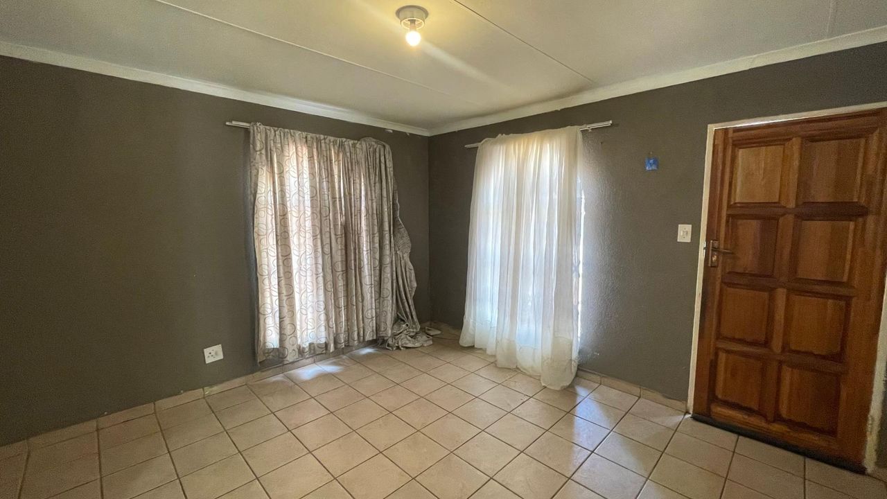 Photo 6 of 20