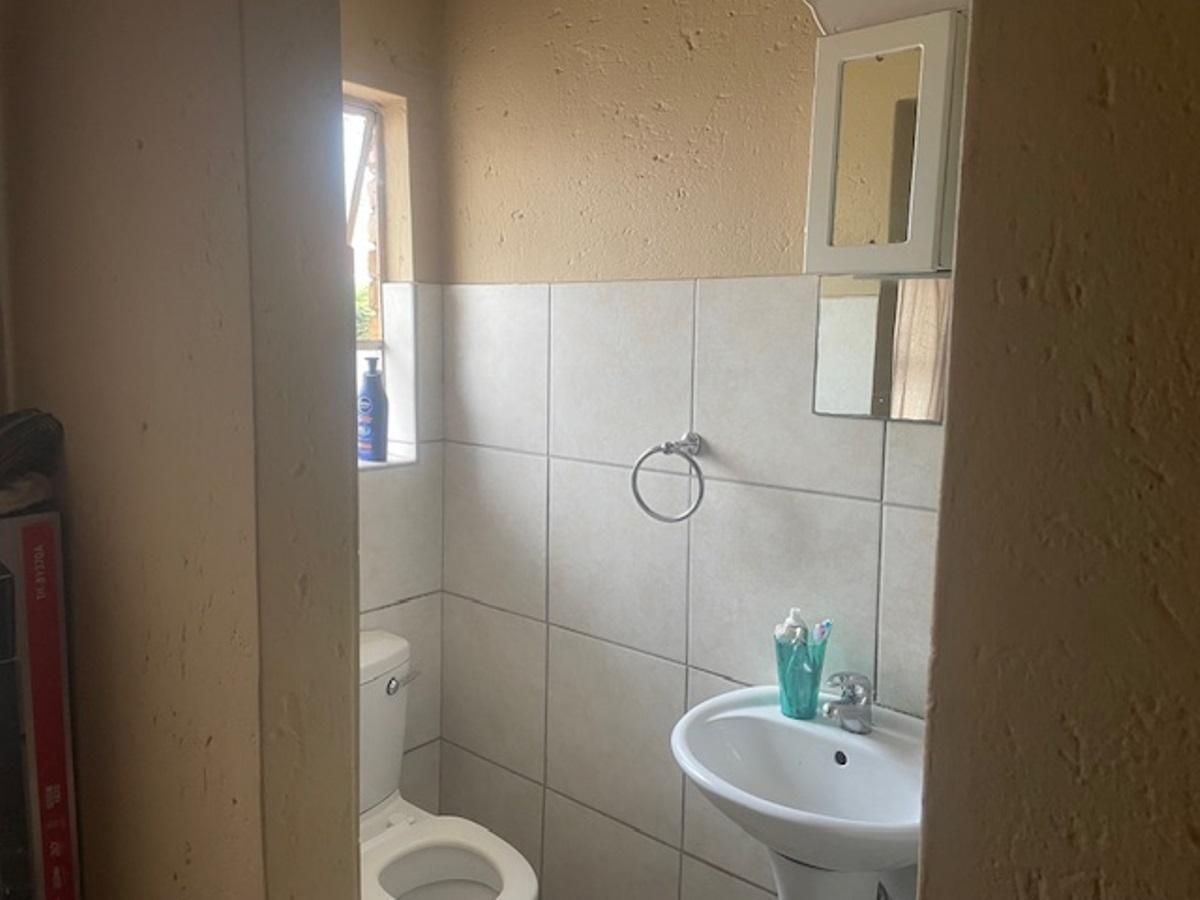 Photo 12 of 21