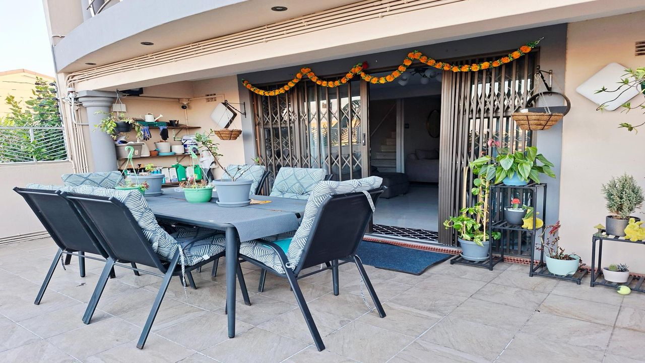 Photo of 3 Bedroom house for sale in Grove End, Phoenix
