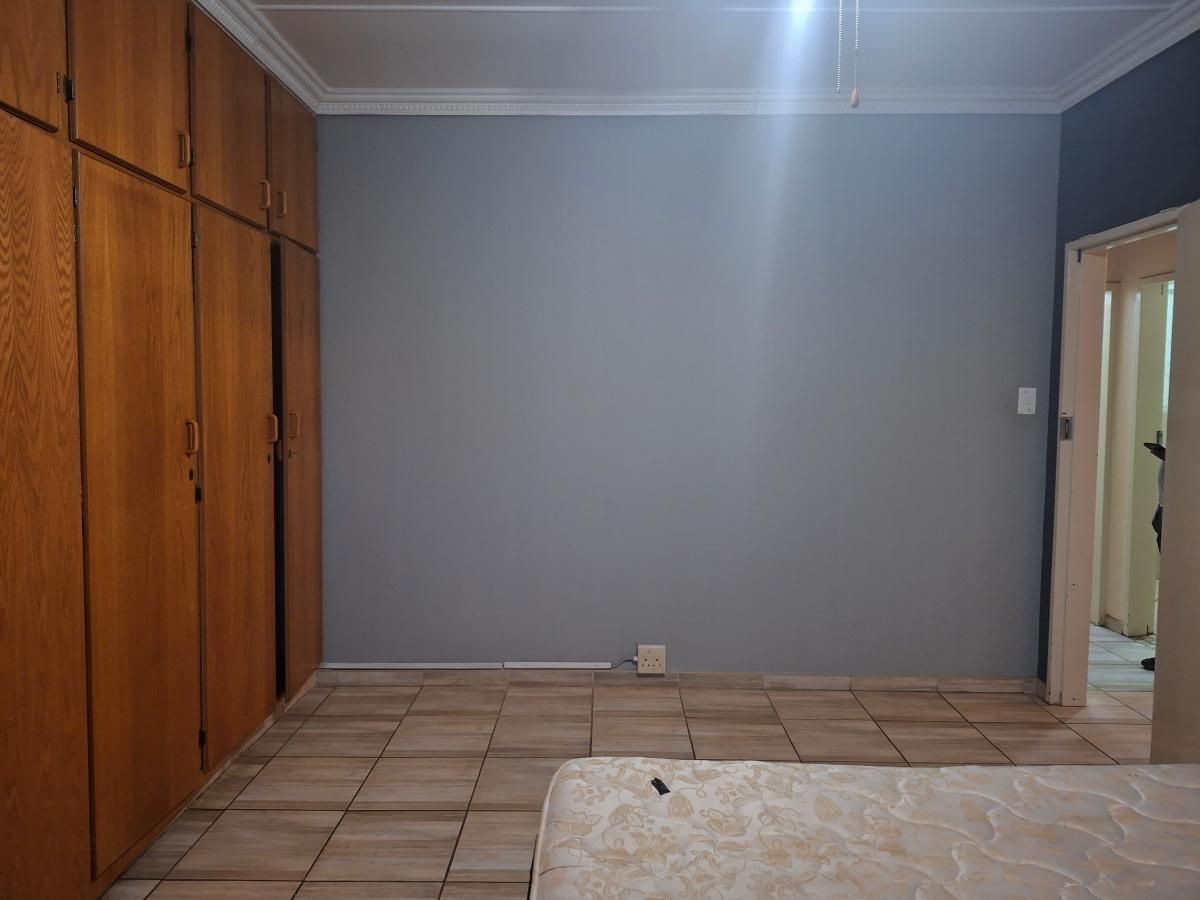 Photo 22 of 35